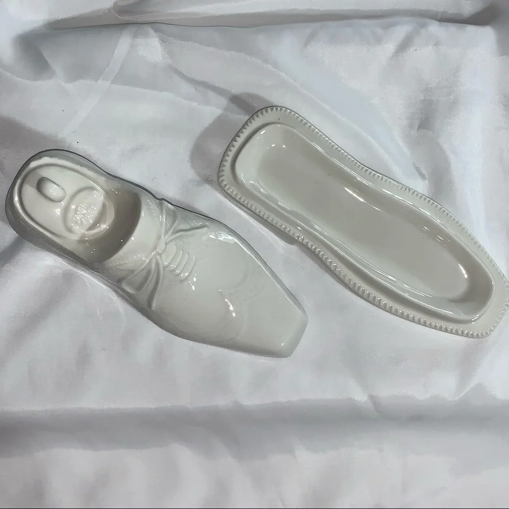 JONATHAN ADLER lace up oxford shoe BUTTER DISH ceramic